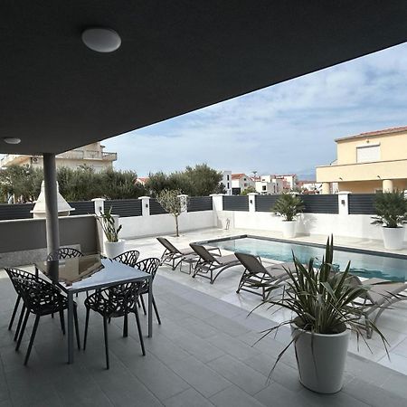 Apartments Cesare Nin Esterno foto
