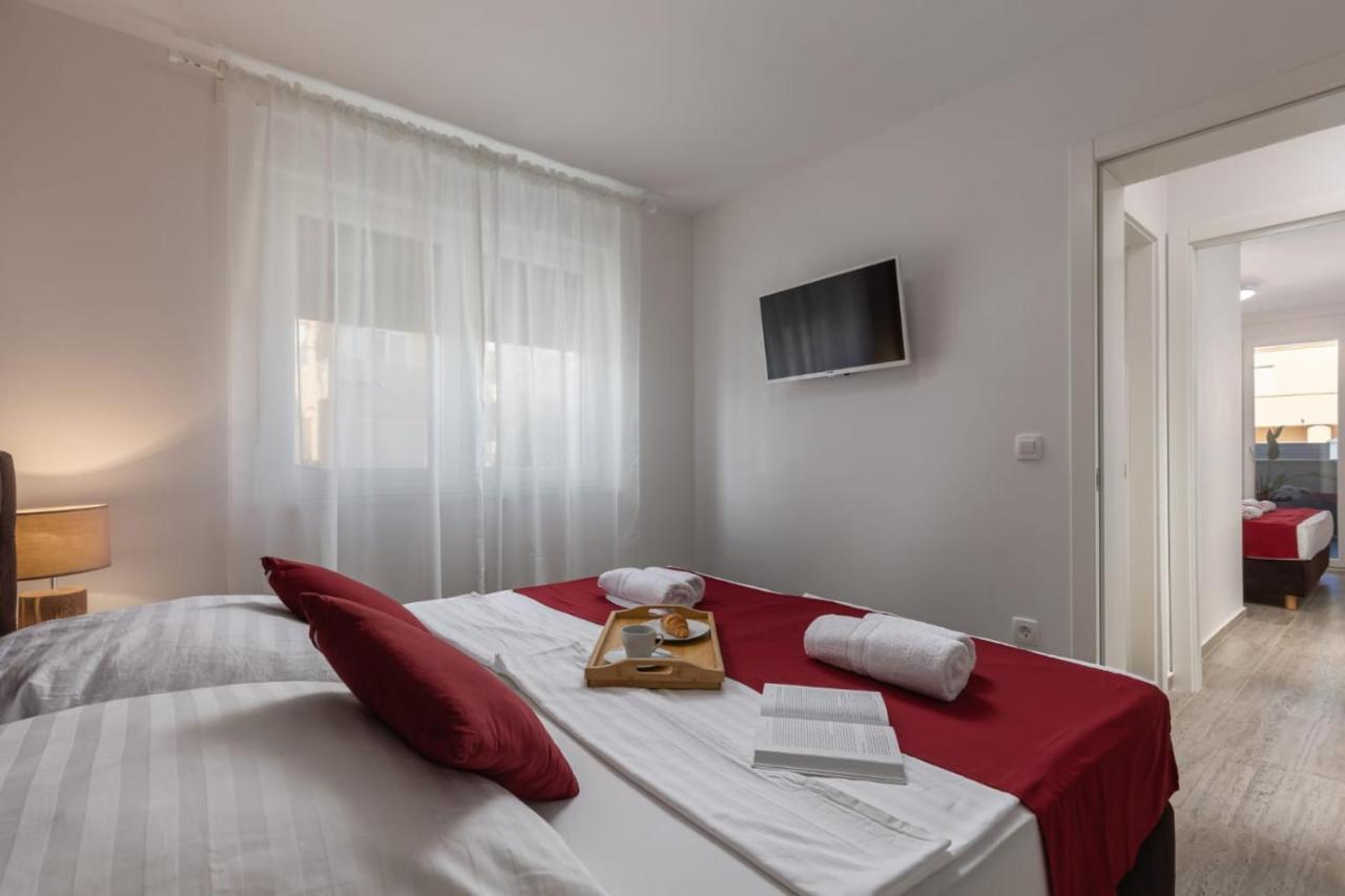 Apartments Cesare Nin Esterno foto