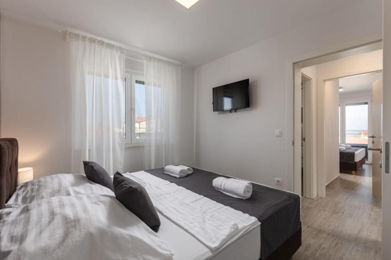 Apartments Cesare Nin Esterno foto