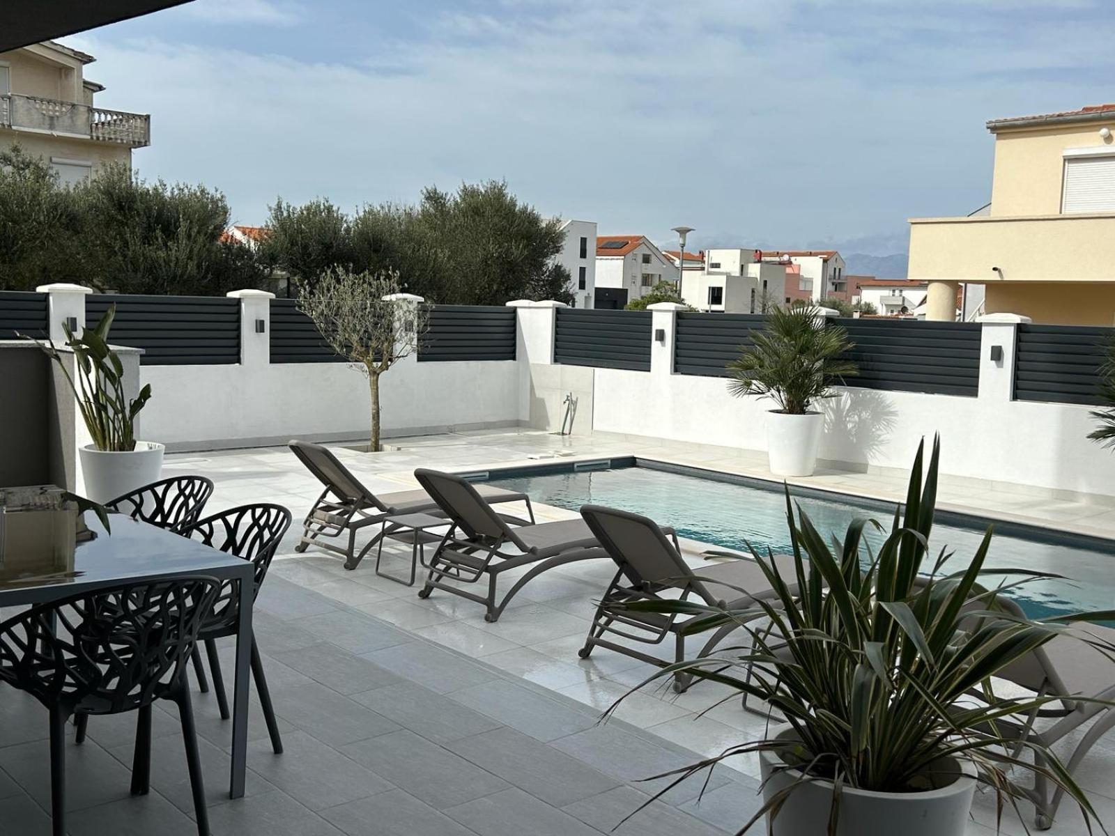 Apartments Cesare Nin Esterno foto
